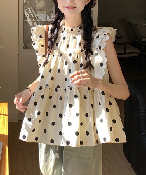 gossip!ロサンゼルス(ゴシップロサンゼルス)の「【Y2Kガーリー】 ドット柄スカラップ肩フリルブラウス(シャツ/ブラウス・レディース・ベージュ・FREE)」の2枚目の写真