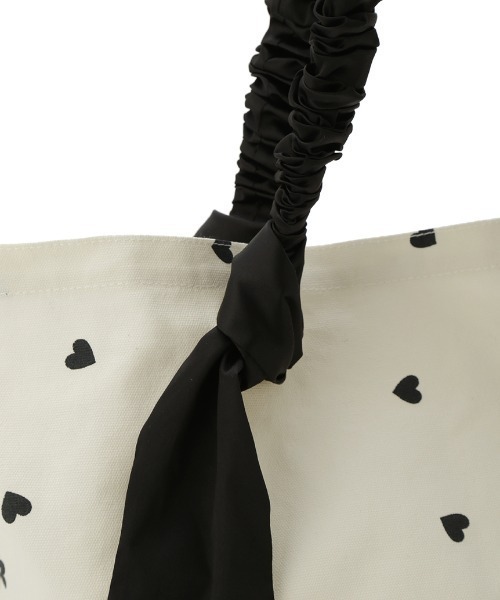 SNIDEL HOME(スナイデルホーム)の「オーガニックキャンバストート -BIG-(HEART)(トートバッグ・レディース・ブラック/ライトピンク・FREE)」の8枚目の写真