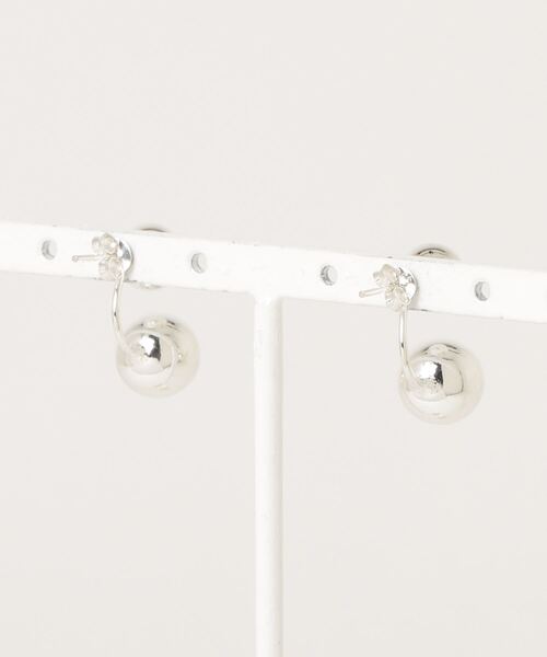Aura（アウラ）の「[aura/オーラ] 2WAY MOVE BALL シルバーピアス（ピアス（両耳用）・レディース・シルバー・F）」の8枚目の写真