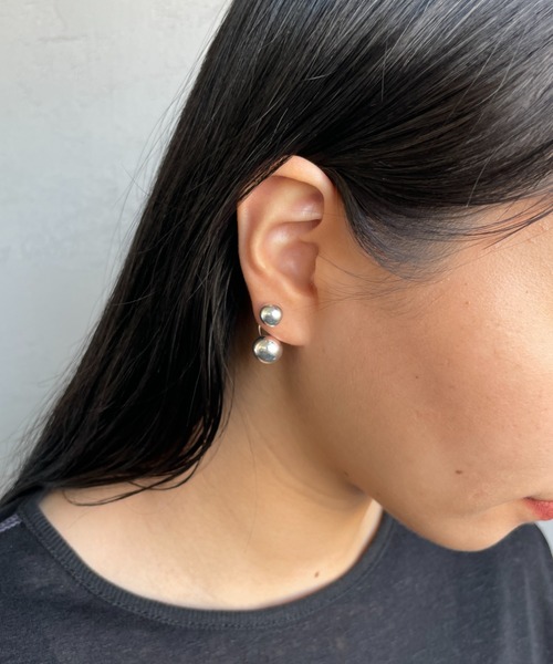 Aura（アウラ）の「[aura/オーラ] 2WAY MOVE BALL シルバーピアス（ピアス（両耳用）・レディース・シルバー・F）」の12枚目の写真