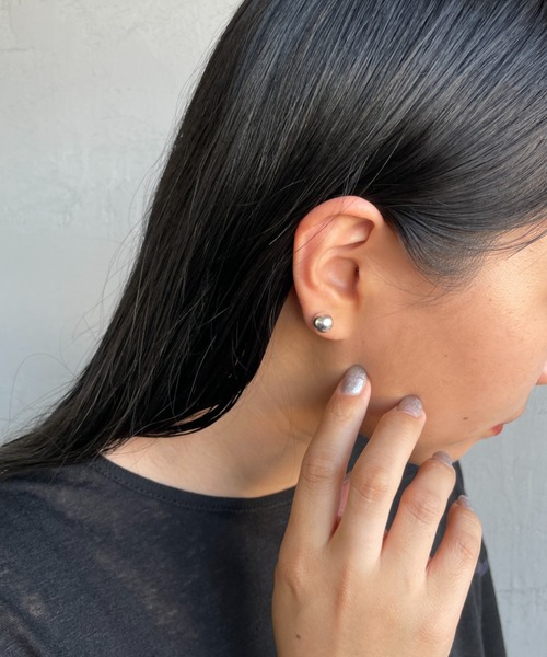 Aura（アウラ）の「[aura/オーラ] 2WAY MOVE BALL シルバーピアス（ピアス（両耳用）・レディース・シルバー・F）」の13枚目の写真