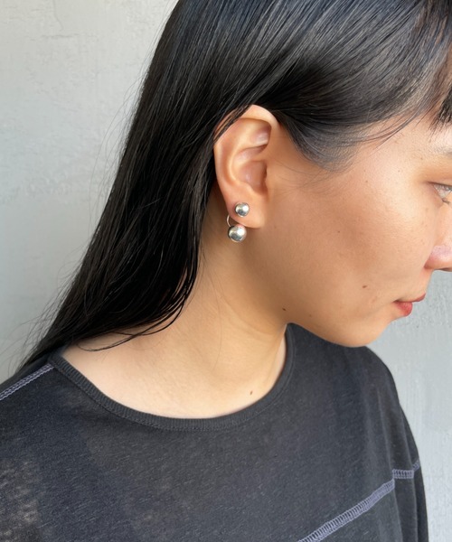 Aura（アウラ）の「[aura/オーラ] 2WAY MOVE BALL シルバーピアス（ピアス（両耳用）・レディース・シルバー・F）」の11枚目の写真