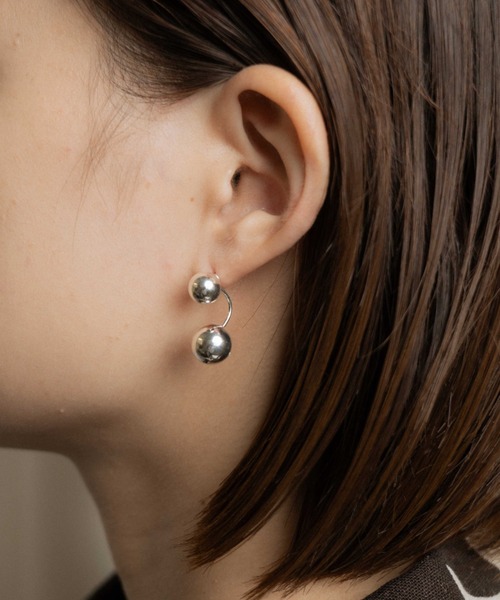 Aura（アウラ）の「[aura/オーラ] 2WAY MOVE BALL シルバーピアス（ピアス（両耳用）・レディース・シルバー・F）」の18枚目の写真