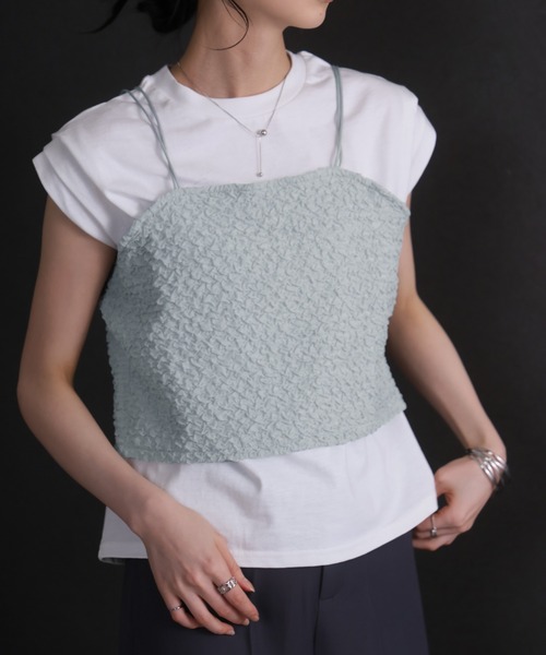 Girly Doll(ガーリードール)の「ビスチェキャミ+袖タックデザインTシャツ(Tシャツ/カットソー・レディース・ブルー/グレー/アイボリー/ブラック・F)」の4枚目の写真