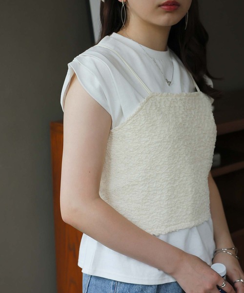 Girly Doll(ガーリードール)の「ビスチェキャミ+袖タックデザインTシャツ(Tシャツ/カットソー・レディース・ブルー/グレー/アイボリー/ブラック・F)」の8枚目の写真