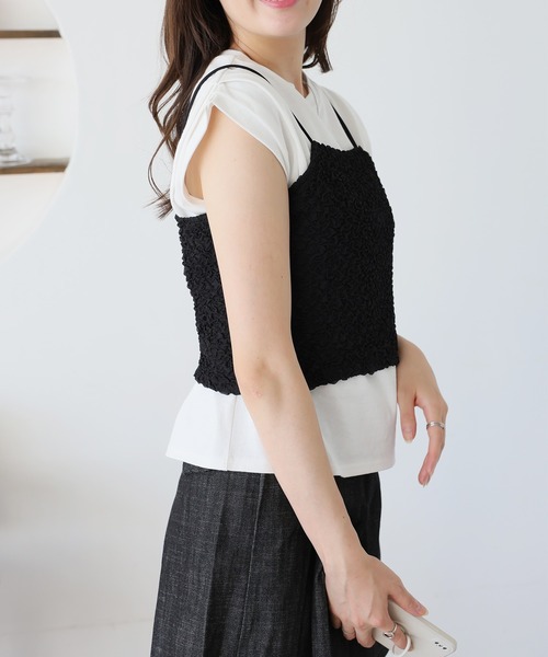 Girly Doll(ガーリードール)の「ビスチェキャミ+袖タックデザインTシャツ(Tシャツ/カットソー・レディース・ブルー/グレー/アイボリー/ブラック・F)」の13枚目の写真