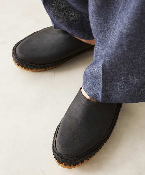 JOURNAL STANDARD relume（ジャーナルスタンダード　レリューム）の「MOHINDERS / モヒンダーズ CITY SLIPPERS SOLID（サンダル・メンズ・ブラック/ベージュ・90/100/110）」の4枚目の写真