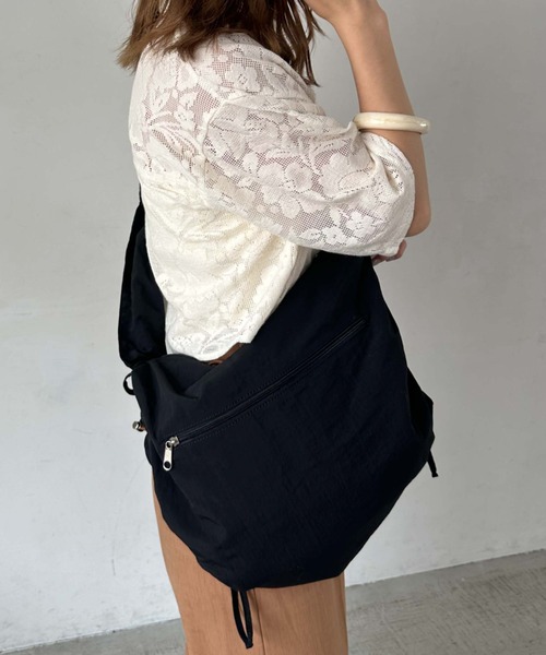 archives（アルシーヴ）の「ナイロンギャザーショルダー（ショルダーバッグ・レディース・モカ/アイボリー/ブラック・FREE）」の8枚目の写真