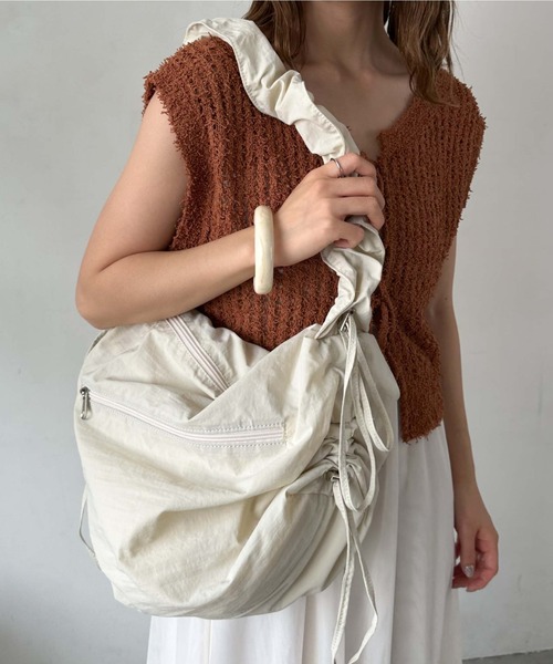 archives（アルシーヴ）の「ナイロンギャザーショルダー（ショルダーバッグ・レディース・モカ/アイボリー/ブラック・FREE）」の16枚目の写真