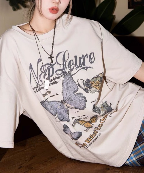 Achic(アシック)の「バタフライプリントTシャツ(Tシャツ/カットソー・レディース・ホワイト/ベージュ・M)」の5枚目の写真