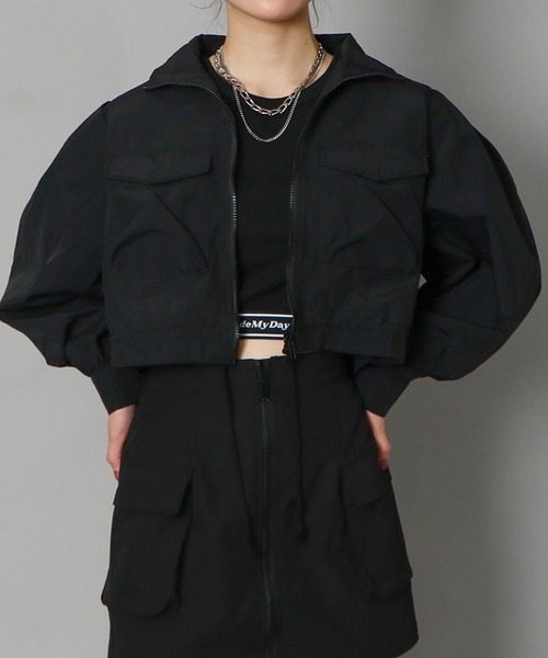 GORGE（ゴージ）の「《ショート丈×スタンドZIP》レディース ナイロン ブルゾン アウター 羽織り 春秋（ブルゾン・レディース・ブラック/アイボリー/チャコールグレー・F）」の2枚目の写真