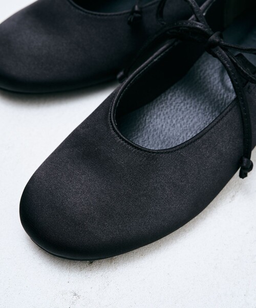 FREAK'S STORE（フリークスストア）の「限定展開　ROVERETO/ロベレート　2way リボン パンプス（フラットシューズ）（パンプス・レディース・ナチュラル/ブラック・36/37/38）」の22枚目の写真