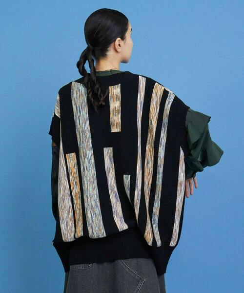 FRAPBOIS（フラボア）の「グラーデベスト（ベスト・レディース・オフホワイト/ブラック・1）」の4枚目の写真