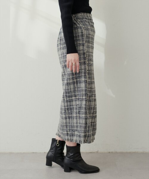 natural couture(ナチュラルクチュール)の「ラップ風フリンジチェックタイトスカート(スカート・レディース・グレー/アイボリー/ネイビー/ブラウン・FREE)」の8枚目の写真