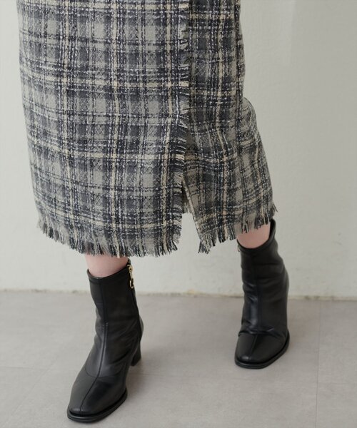 natural couture(ナチュラルクチュール)の「ラップ風フリンジチェックタイトスカート(スカート・レディース・グレー/アイボリー/ネイビー/ブラウン・FREE)」の12枚目の写真