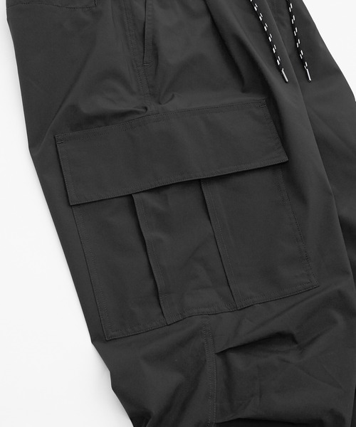 improves(インプローブス)の「防風撥水 ポリナイロン 裏メッシュ ワイドカーゴパンツ(カーゴパンツ・メンズ・ブラック・MEDIUM/LARGE)」の9枚目の写真