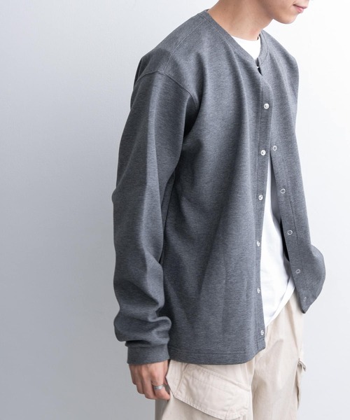 FORK&SPOON（フォークアンドスプーン）の「FORK&SPOON　ダンボールクルーネックカーディガン（カーディガン/ボレロ・メンズ・チャコールグレー/グレー・5/4）」の8枚目の写真