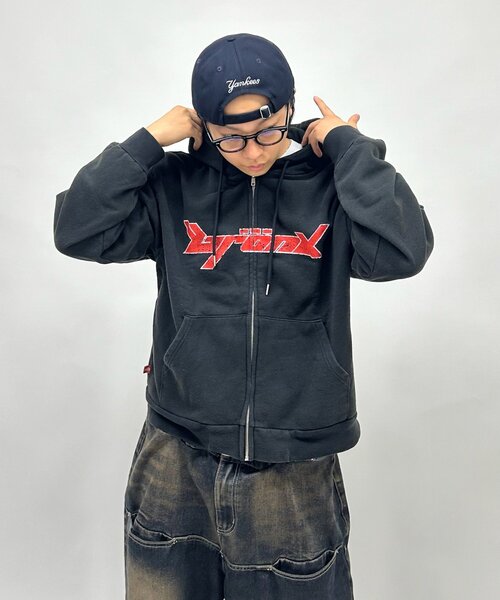 WHO'S WHO gallery（フーズフーギャラリー）の「＊2サイズ展開あり【KOOKY'N/クーキー】BRONXヴィンテージライクジップパーカー（パーカー・レディース・ブラック/サックスブルー/ライトグレー/レッド/ネイビー/パープル・MEDIUM/LARGE）」の7枚目の写真