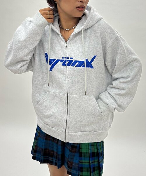 WHO'S WHO gallery（フーズフーギャラリー）の「＊2サイズ展開あり【KOOKY'N/クーキー】BRONXヴィンテージライクジップパーカー（パーカー・レディース・ブラック/サックスブルー/ライトグレー/レッド/ネイビー/パープル・MEDIUM/LARGE）」の17枚目の写真