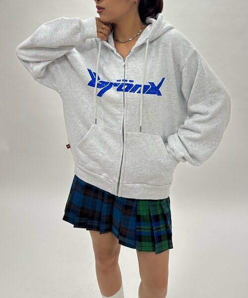 WHO'S WHO gallery（フーズフーギャラリー）の「＊2サイズ展開あり【KOOKY'N/クーキー】BRONXヴィンテージライクジップパーカー（パーカー・レディース・ブラック/サックスブルー/ライトグレー/レッド/ネイビー/パープル・MEDIUM/LARGE）」の3枚目の写真