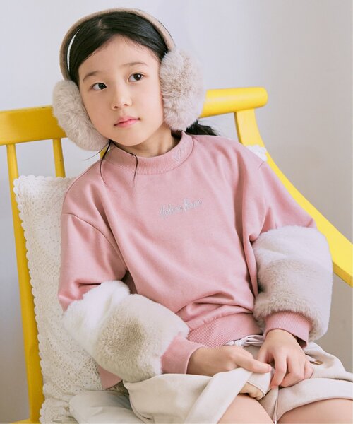 ikka(イッカ)の「袖フェイクファー刺繍裏毛プルオーバー(120~160cm)(スウェット・キッズ・ブラック/オフホワイト/マジェンタ/ブルー・120/130/140/150/160)」の5枚目の写真