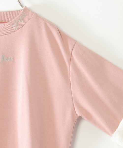 ikka(イッカ)の「袖フェイクファー刺繍裏毛プルオーバー(120~160cm)(スウェット・キッズ・ブラック/オフホワイト/マジェンタ/ブルー・120/130/140/150/160)」の7枚目の写真