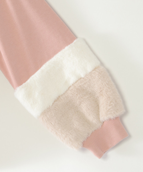 ikka(イッカ)の「袖フェイクファー刺繍裏毛プルオーバー(120~160cm)(スウェット・キッズ・ブラック/オフホワイト/マジェンタ/ブルー・120/130/140/150/160)」の8枚目の写真