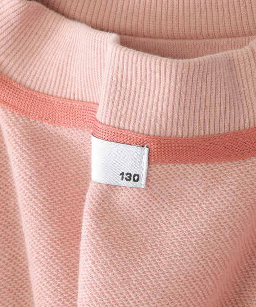 ikka(イッカ)の「袖フェイクファー刺繍裏毛プルオーバー(120~160cm)(スウェット・キッズ・ブラック/オフホワイト/マジェンタ/ブルー・120/130/140/150/160)」の11枚目の写真