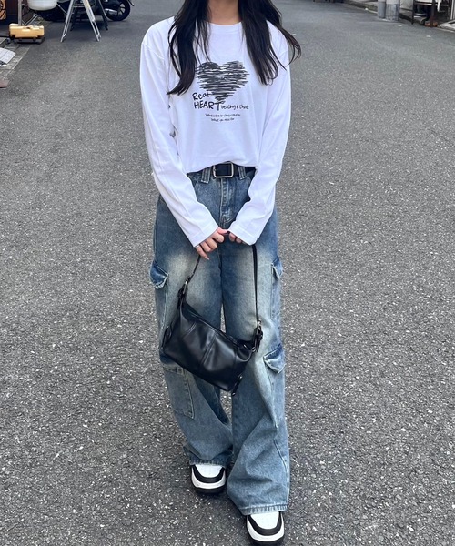 fiere(フィエール)の「落書きハートデザインロンT/長袖Tシャツ(Tシャツ/カットソー・レディース・ホワイト・MEDIUM/LARGE/X-LARGE/SMALL/X-SMALL)」の3枚目の写真