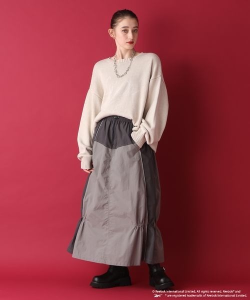 セール】【Reebok別注】ハイショクキリカエフレアスカート