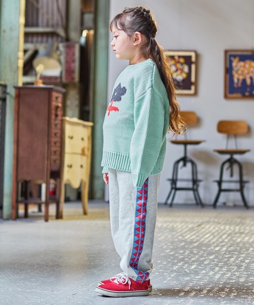 BIG FIELD（ビッグフィールド）の「トライアングルスウェットパンツ（スウェットパンツ・キッズ・チャコール/レッド/オフホワイト・80/90/95/100/110/120/130/140/150）」の8枚目の写真