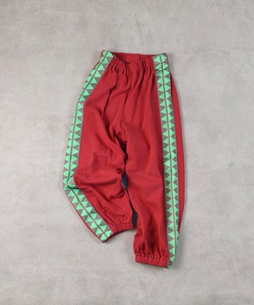 BIG FIELD（ビッグフィールド）の「トライアングルスウェットパンツ（スウェットパンツ・キッズ・チャコール/レッド/オフホワイト・80/90/95/100/110/120/130/140/150）」の9枚目の写真