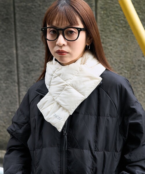 PUBLUX(パブリュクス)の「TAION/タイオン BASIC DOWN SCARF/ベーシック ダウンマフラー 限定展開(マフラー・レディース・ブラック/ホワイト・ONE SIZE)」の3枚目の写真