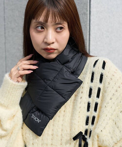 PUBLUX(パブリュクス)の「TAION/タイオン BASIC DOWN SCARF/ベーシック ダウンマフラー 限定展開(マフラー・レディース・ブラック/ホワイト・ONE SIZE)」の9枚目の写真