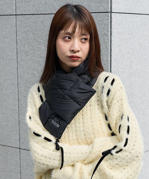 PUBLUX(パブリュクス)の「TAION/タイオン BASIC DOWN SCARF/ベーシック ダウンマフラー 限定展開(マフラー・レディース・ブラック/ホワイト・ONE SIZE)」の10枚目の写真