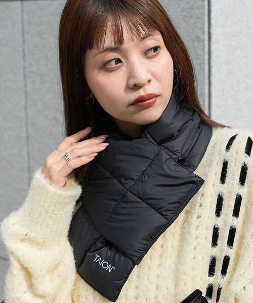 PUBLUX(パブリュクス)の「TAION/タイオン BASIC DOWN SCARF/ベーシック ダウンマフラー 限定展開(マフラー・レディース・ブラック/ホワイト・ONE SIZE)」の12枚目の写真