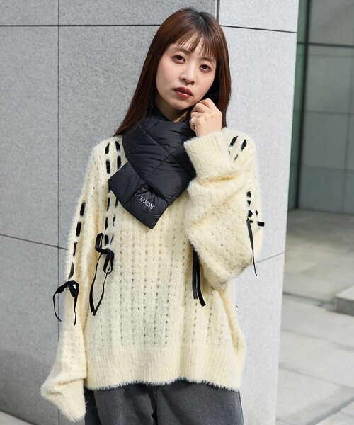 PUBLUX(パブリュクス)の「TAION/タイオン BASIC DOWN SCARF/ベーシック ダウンマフラー 限定展開(マフラー・レディース・ブラック/ホワイト・ONE SIZE)」の13枚目の写真
