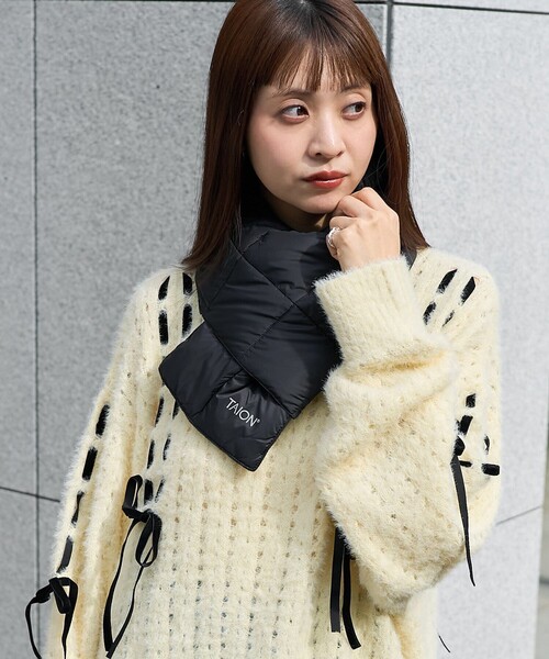 PUBLUX(パブリュクス)の「TAION/タイオン BASIC DOWN SCARF/ベーシック ダウンマフラー 限定展開(マフラー・レディース・ブラック/ホワイト・ONE SIZE)」の14枚目の写真