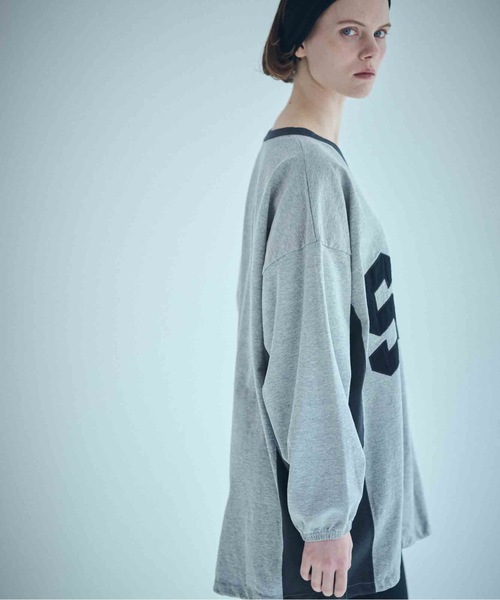 SEA(シー)の「SMC Vネック オーバーサイズプルオーバー(Tシャツ/カットソー・レディース・グレー/ネイビー・ONE SIZE)」の3枚目の写真