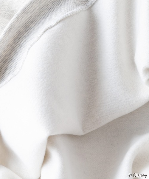 Disney(ディズニー)の「【DISNEY/ディズニー】ミッキー&フレンズ オリジナルデザイン 裏起毛クルーネックスウェット(スウェット・メンズ・ベージュ系その他2/ホワイト系その他/ブラック系その他2/グレー系その他・LARGE/MEDIUM/X-LARGE)」の17枚目の写真
