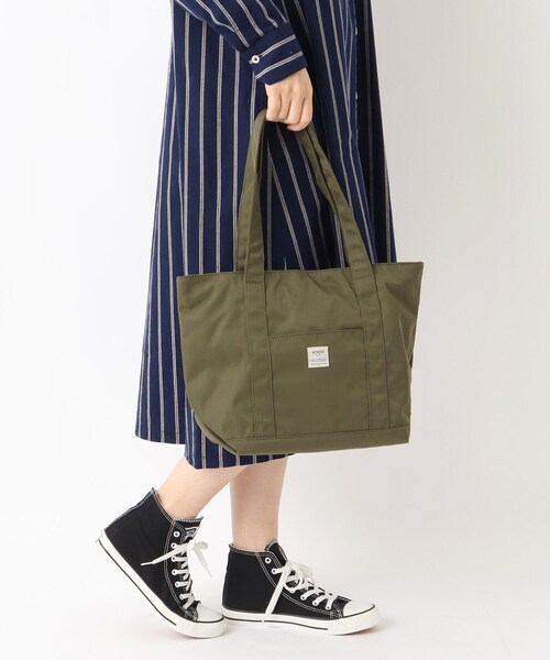 one'sterrace（ワンズテラス）の「anello スプラッシュA4トート（トートバッグ・レディース・ブラック系8/グレー系4/カーキ系5・99）」の8枚目の写真