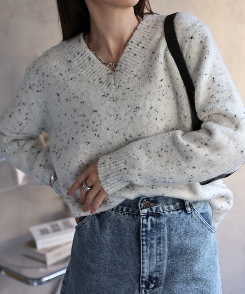 sakishimatokyo(サキシマトーキョー)の「Vネック ネップニット(ニット/セーター・レディース・パープル/ベージュ/ライトブルー/グレー/アイボリー・FREE)」の19枚目の写真