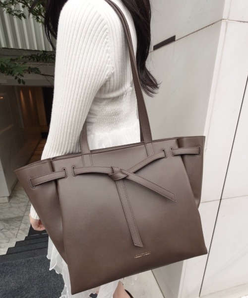 mellowneon（メロウネオン）の「ノットデザインA4トートバッグ（トートバッグ・レディース・ブラウン/ベージュ/ブラック・FREE）」の13枚目の写真