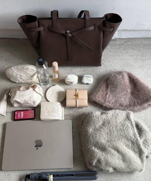 mellowneon（メロウネオン）の「ノットデザインA4トートバッグ（トートバッグ・レディース・ブラウン/ベージュ/ブラック・FREE）」の14枚目の写真