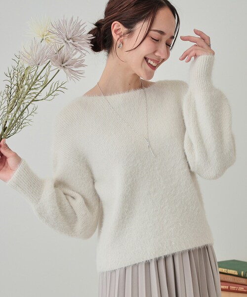 DRESKIP（ドレスキップ）の「◆【S-LL】大人上品な ラメフェザー ボートネックニット（ニット/セーター・レディース・オフホワイト/ブルー/チャコールグレー/ライトグレー・01/02/03/04）」の2枚目の写真