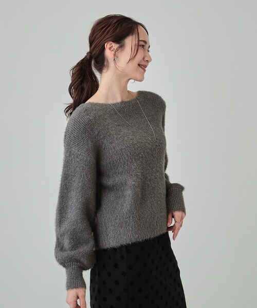 DRESKIP（ドレスキップ）の「◆【S-LL】大人上品な ラメフェザー ボートネックニット（ニット/セーター・レディース・オフホワイト/ブルー/チャコールグレー/ライトグレー・01/02/03/04）」の5枚目の写真