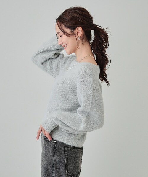 DRESKIP（ドレスキップ）の「◆【S-LL】大人上品な ラメフェザー ボートネックニット（ニット/セーター・レディース・オフホワイト/ブルー/チャコールグレー/ライトグレー・01/02/03/04）」の14枚目の写真