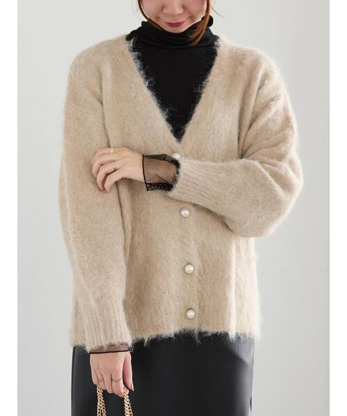 Te chichi（テチチ）の「パール釦起毛Vネックミドルカーディガン（カーディガン/ボレロ・レディース・グレー/ベージュ/ピンク・F）」の5枚目の写真