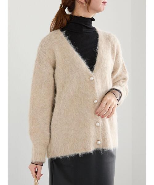 Te chichi（テチチ）の「パール釦起毛Vネックミドルカーディガン（カーディガン/ボレロ・レディース・グレー/ベージュ/ピンク・F）」の6枚目の写真