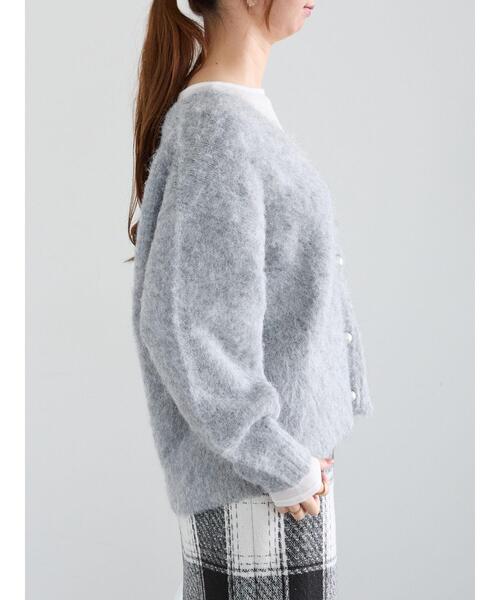 Te chichi（テチチ）の「パール釦起毛Vネックミドルカーディガン（カーディガン/ボレロ・レディース・グレー/ベージュ/ピンク・F）」の13枚目の写真